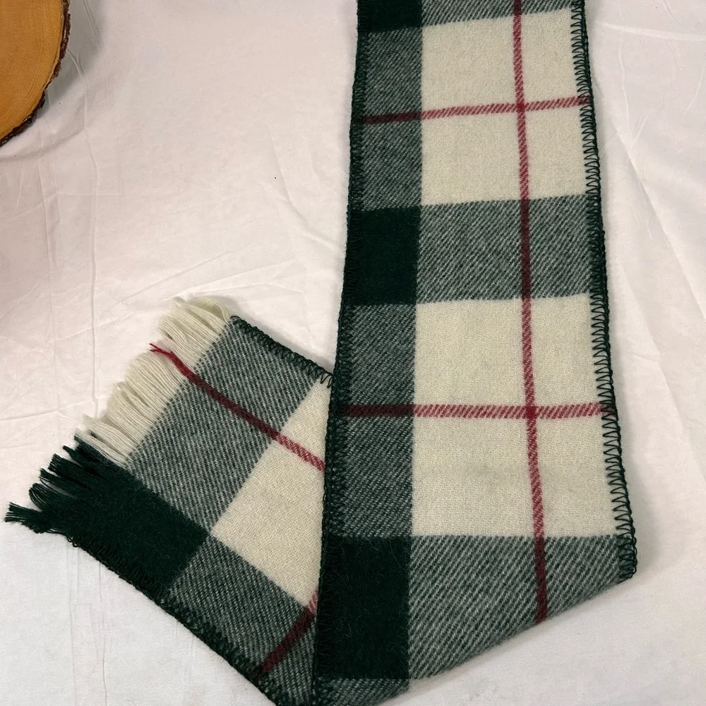Amana‎ Woolen Mills Red and Green Plaid Wool Scarf Made in USA